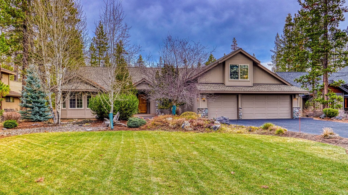 Deer Park House | Dog-Friendly Home with WiFi, Fireplace, & Deck, Private Hot Tub, & SHARC Passes
