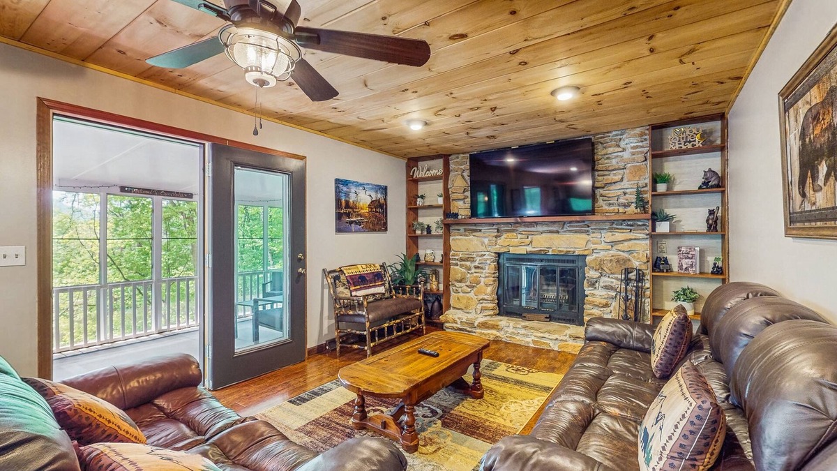 Helen House | Dog-friendly house with a brand-new hot tub & stunning mountain views