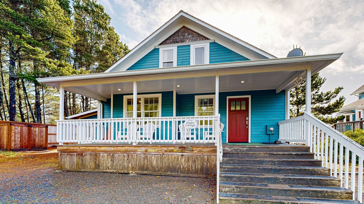 Long Beach House | Dog-friendly in cottage, oceanfront home and cottage with high-speed WiFi