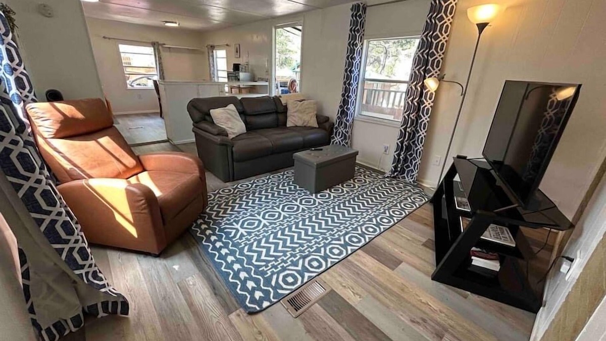 Coal Creek Canyon Cabin | Dog-friendly John C Frémont Lodge on Coal Creek - Boulder/Golden