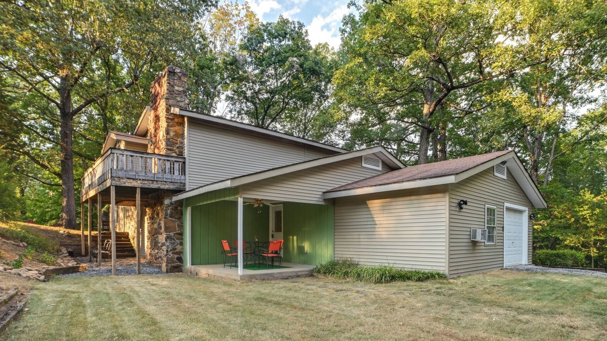 Gilbertsville House | Dog-Friendly Kentucky Lake Home w/Game Room!