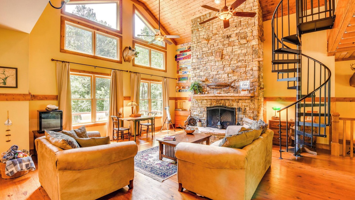 Gumlog House | Dog-Friendly Lavonia Home w/Dock & Lake Access