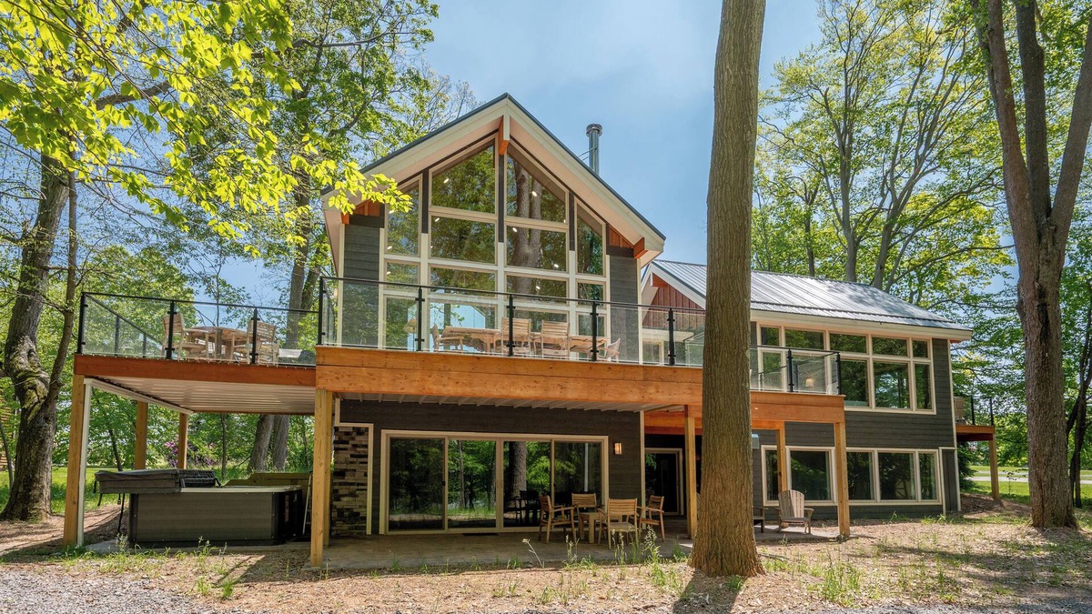 Waterfront Greens House | Dog Friendly Luxe Deep Creek Stay w/Indoor Pool