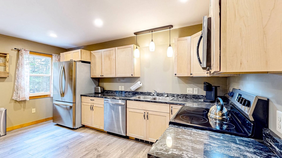 Paris Apartment | Dog-friendly, newly built apartment near Norway Lake & Sunday River