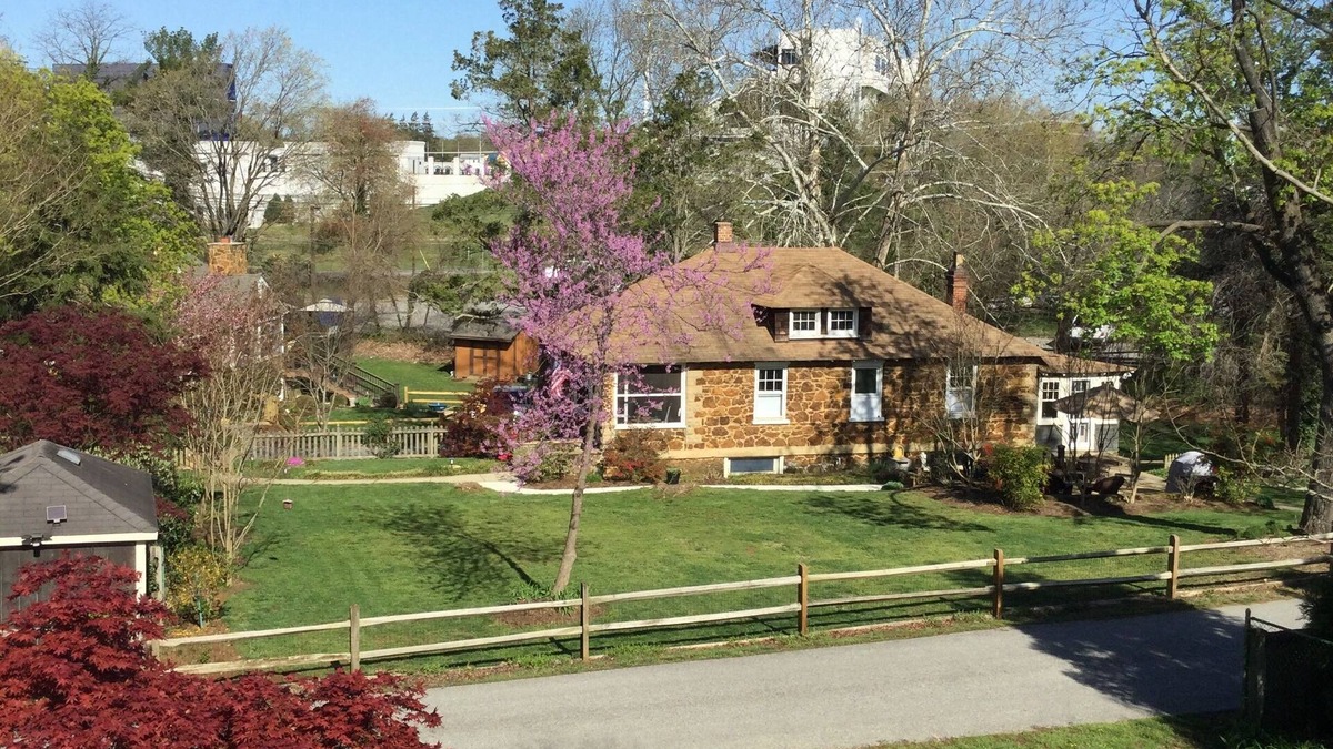 Annapolis House | Dog friendly! Next to Navy Stadium and DTA Shuttle!