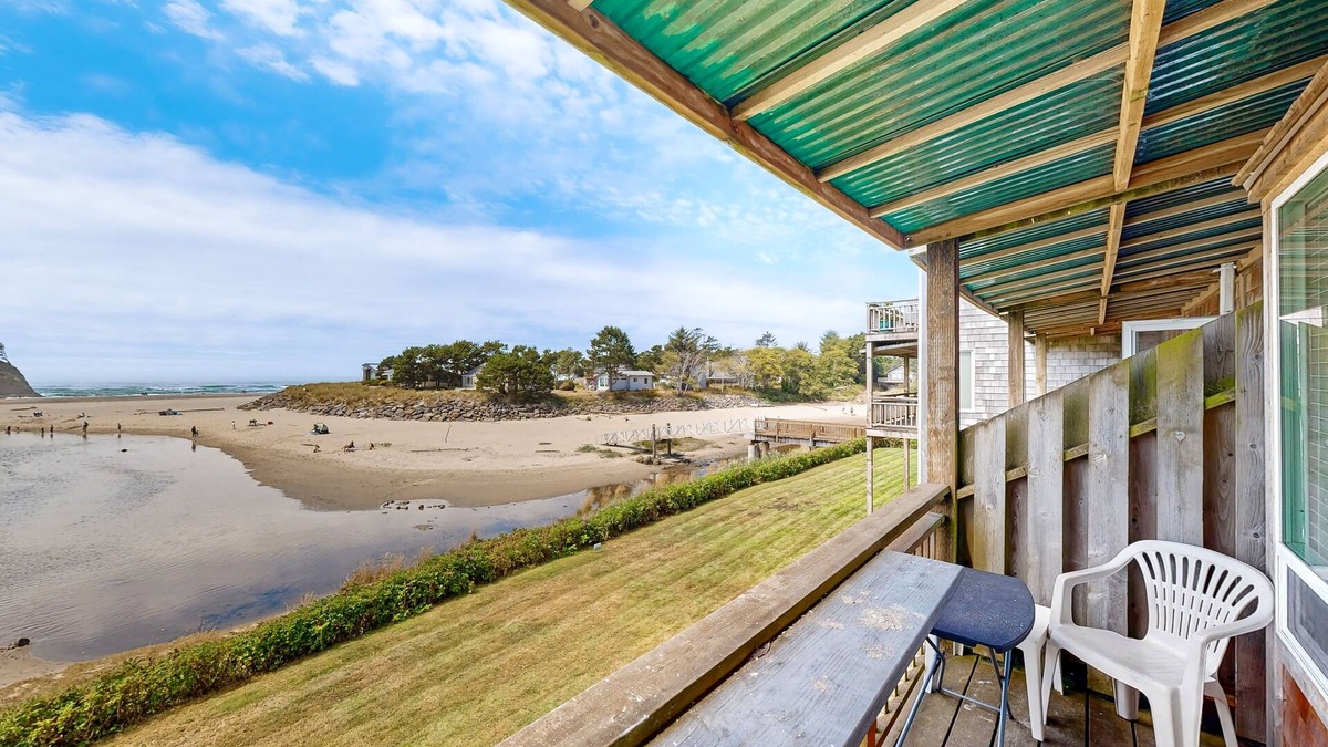 Neskowin Apartment | Dog-friendly oceanfront condo with beach access & Proposal Rock view