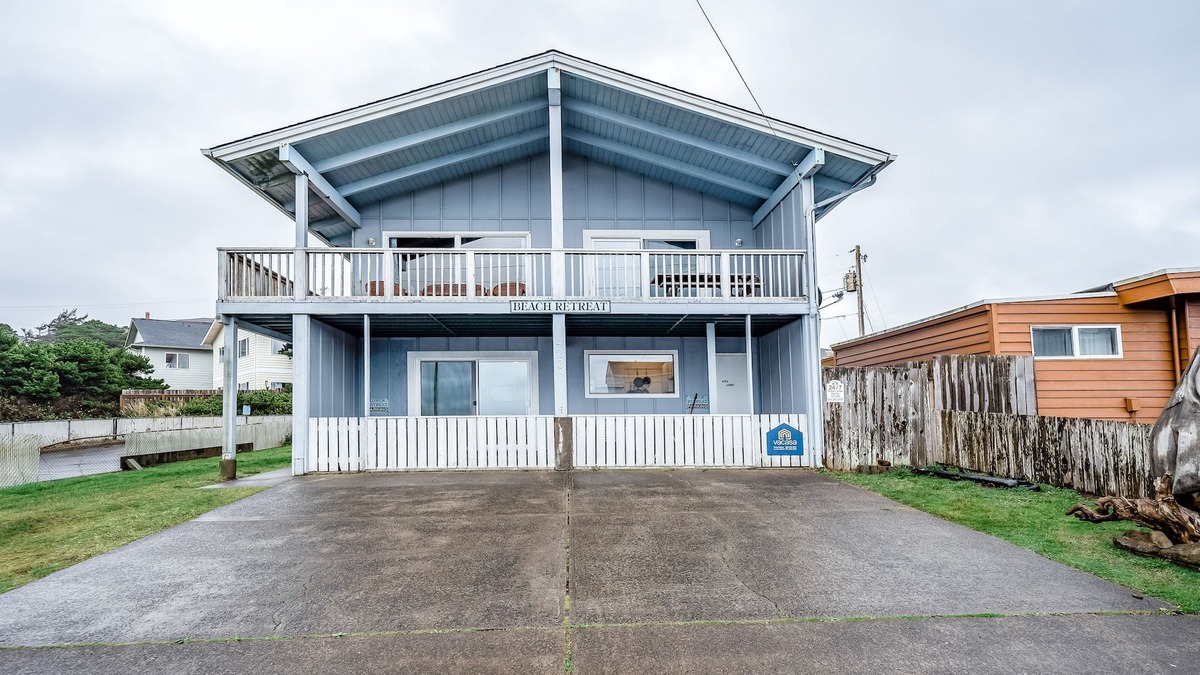 Newport House | Dog-Friendly Oceanview Duplex w/Beach Access - Walk to Nye Beach Shops
