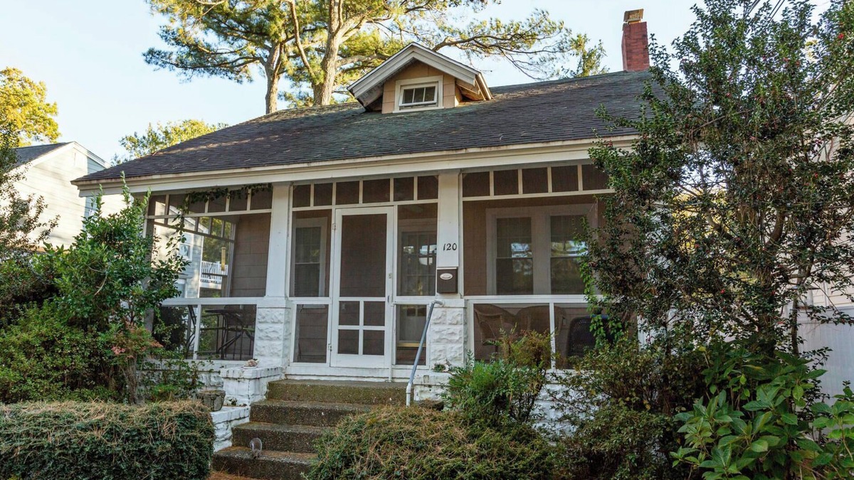 South Rehoboth Cottage | Dog-Friendly Rehoboth Beach Cottage—1.5 Blocks to Beach & Boardwalk!