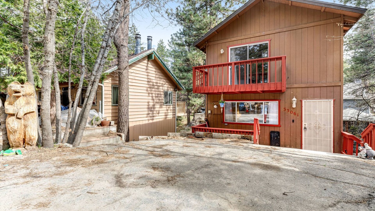 Arrowbear Lake House | Dog-friendly retreat with fast WiFi, washer/dryer & wood-burning fireplace