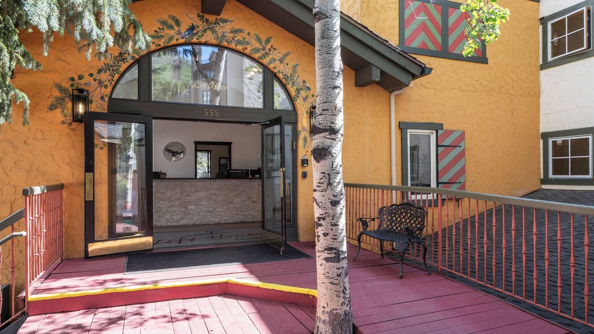 Vail Condo | Dog Friendly Remodeled Vail Lionshead, LH Premium