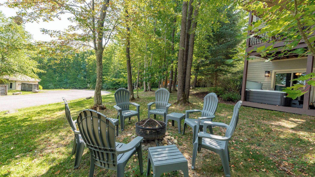 Thayerville House | Dog Friendly Retreat Near Deep Creek w/Hot Tub!