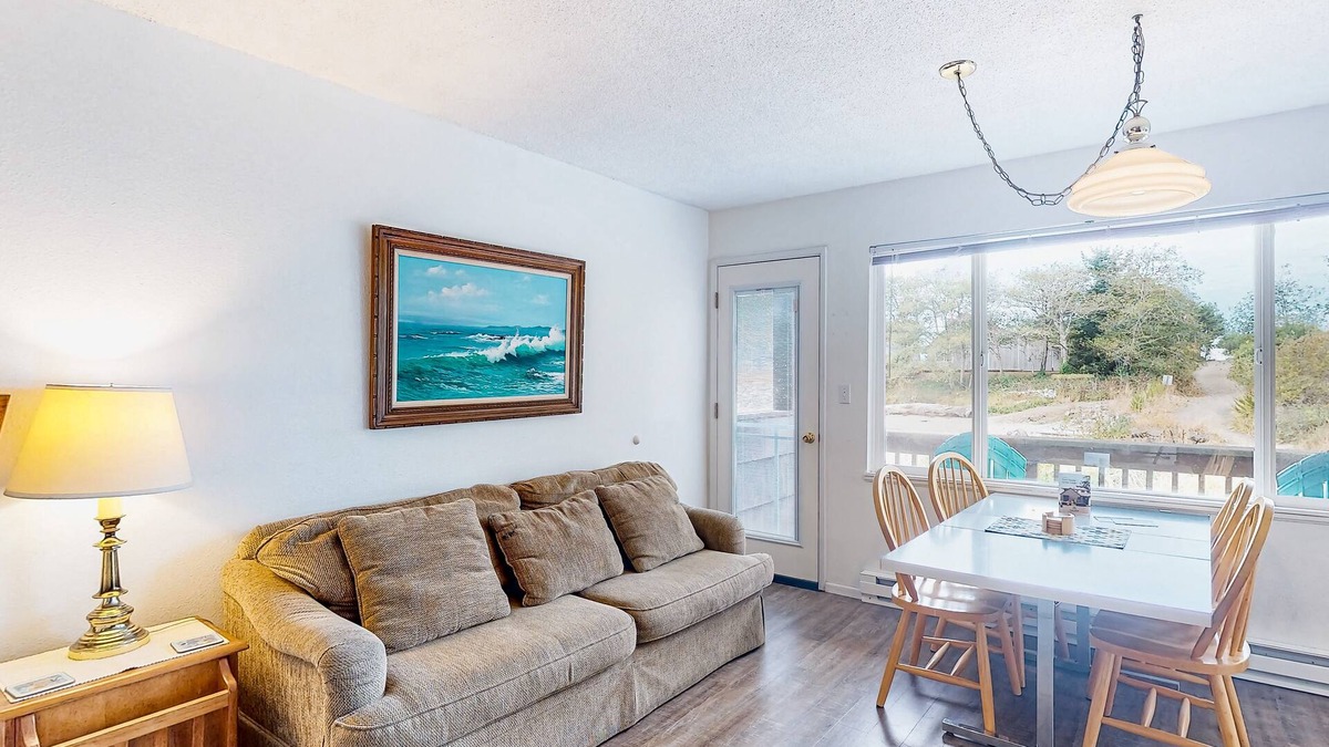 Neskowin Apartment | Dog-friendly, riverfront suite at oceanfront Proposal Rock Inn - steps to beach