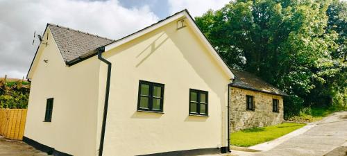 Ciliau-Aeron House | Dog friendly rural location