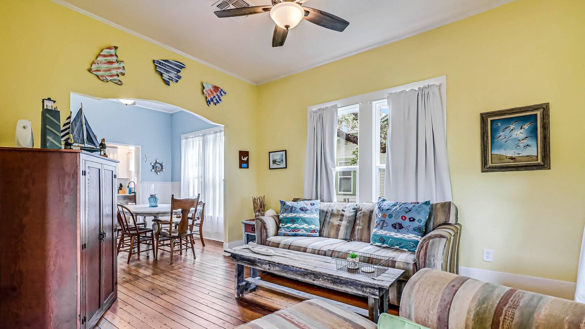 Aransas Pass Cottage | Dog-Friendly, Single Story Cottage with High-Speed WiFi and Central AC