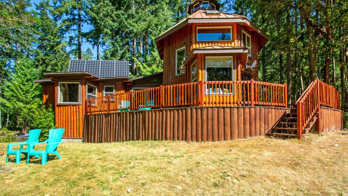 Sequim Cabin | Dog-friendly, solar-powered cabin on 5 acres with woodstove, firepit & deck