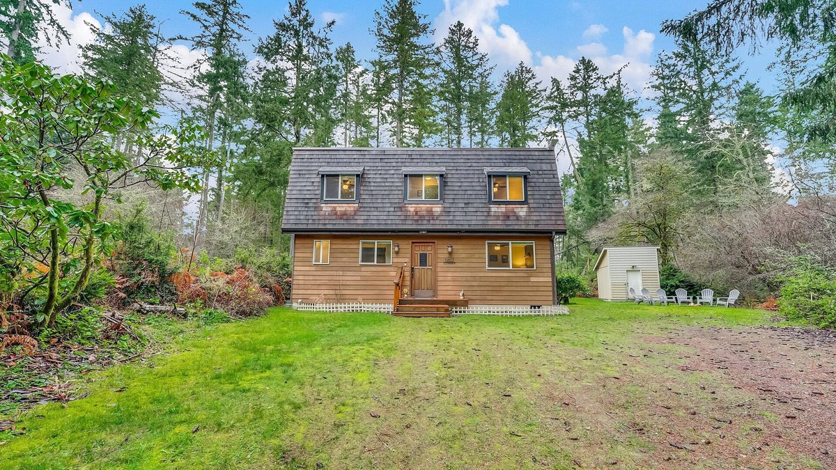 Anderson Island Cabin | Dog-friendly storybook home in the trees with tennis, pickleball & beach access