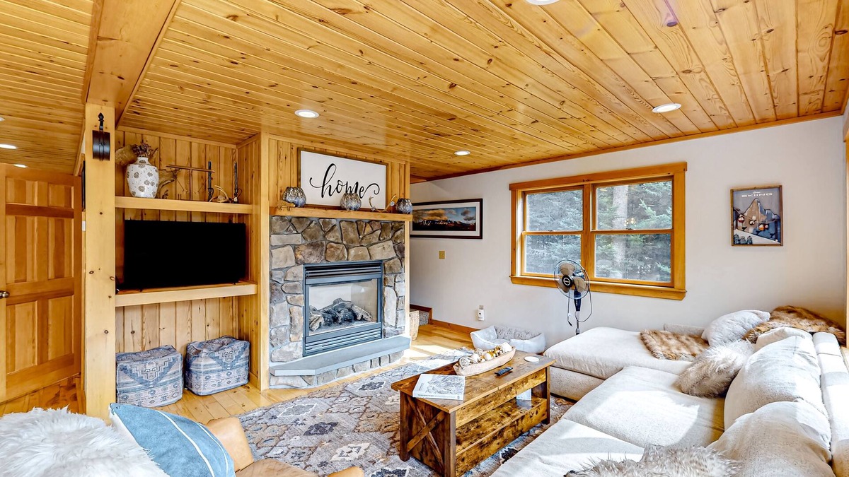 Rumford Center House | Dog-friendly Sunday River retreat with hot tub, large yard, grill, washer/dryer