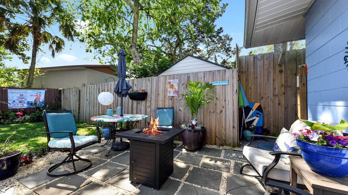 Jacksonville Beach Apartment | Dog-Friendly Beach Apt w/Private Yard!