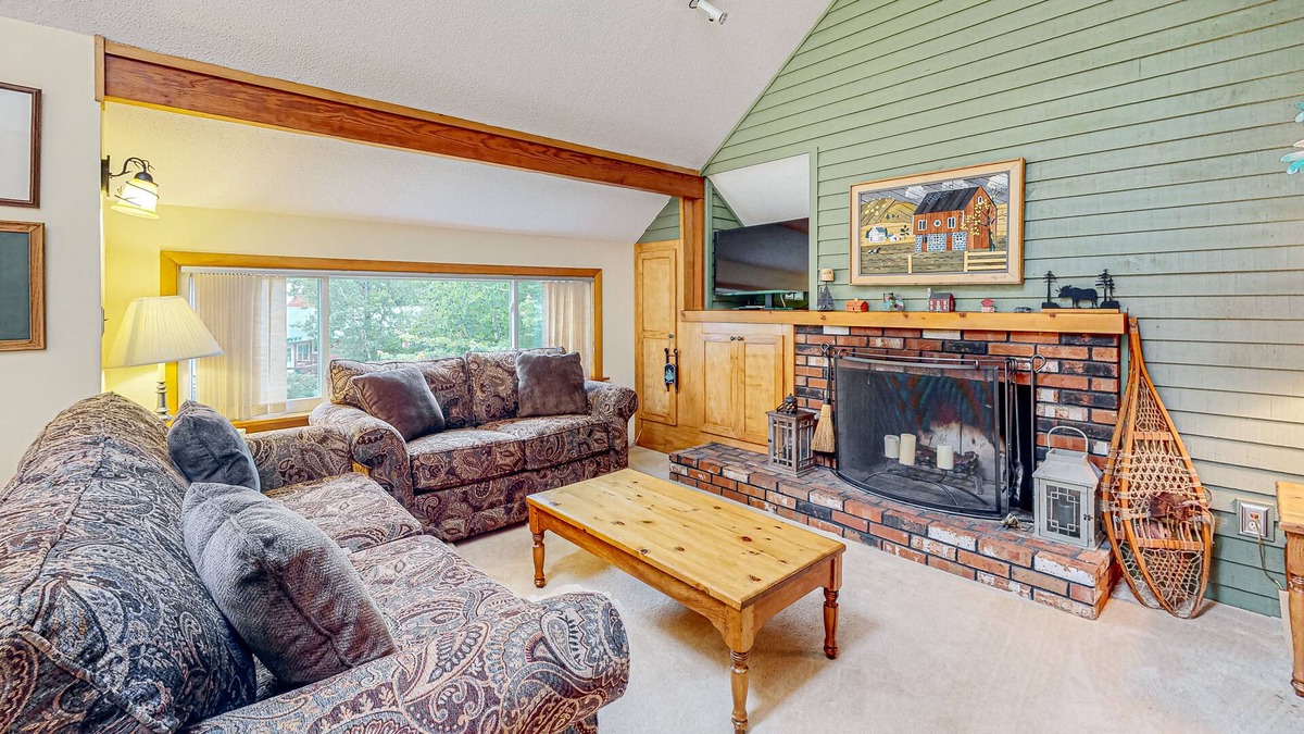 Waterville Valley House | Dog-friendly home with mountain views - walk to trolley & Town Square