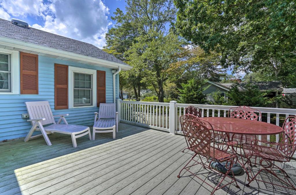 Waretown House | Dog-Friendly Waretown Home with Furnished Deck!