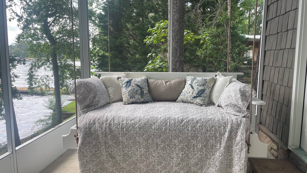 Titus House | Dogwood Cottage Lake Jordan boat dock/hot tub/RV parking spotnSEPT RATE DECREASE