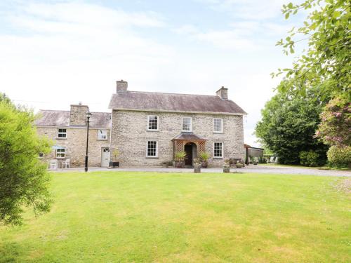 Lampeter House | Dolau Farmhouse