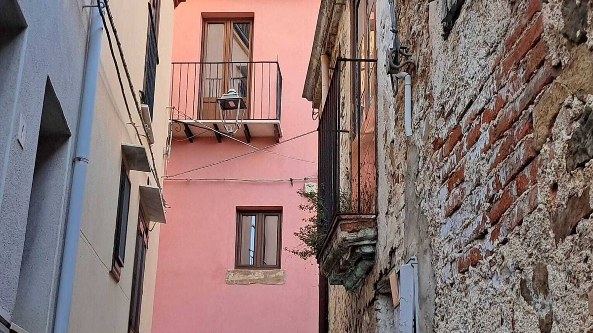Isnello Apartment | Dolce-Giardino Studio, Cosy Retreat in Scenic Isnello