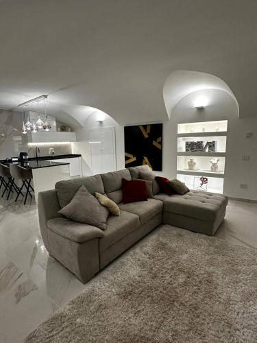 Vittorio Emanuele Apartment | Dolce Vita Luxury