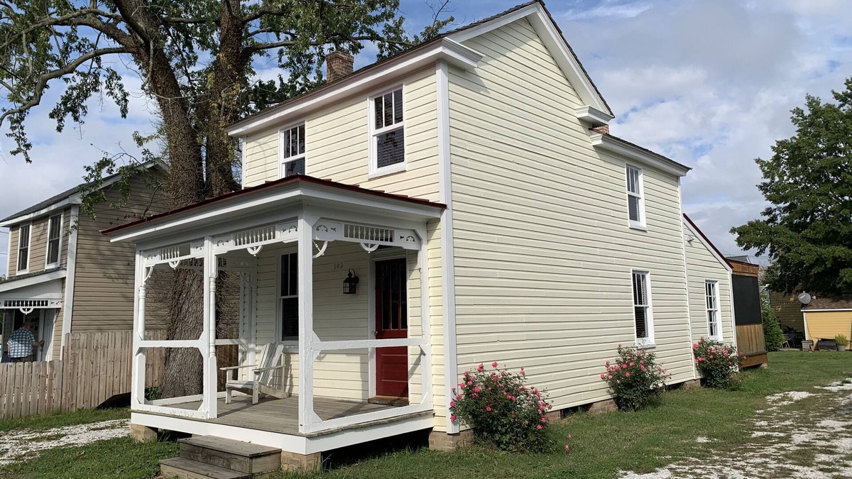 St. Michaels House | Dollhouse in Central Historic St Michaels
