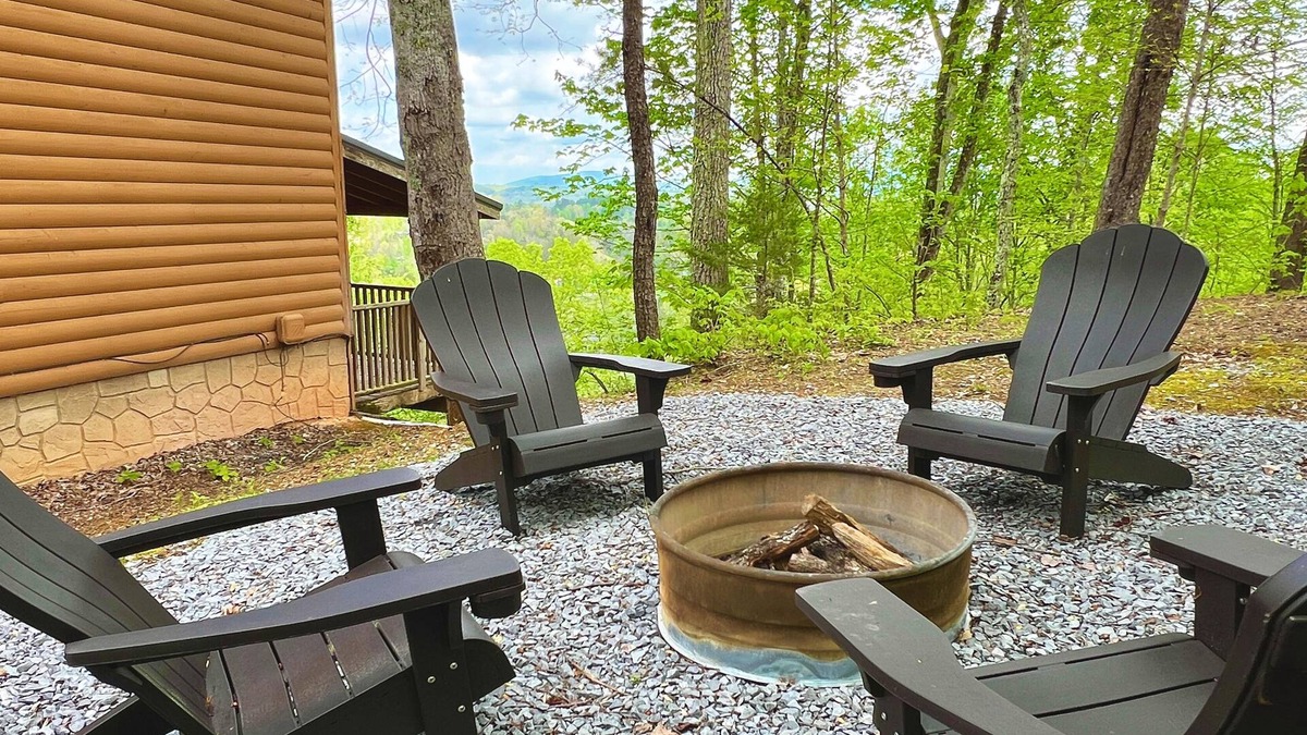 Caton Condo | Dolly's 1: Free Attraction Tickets, Mountain Views,Wifi