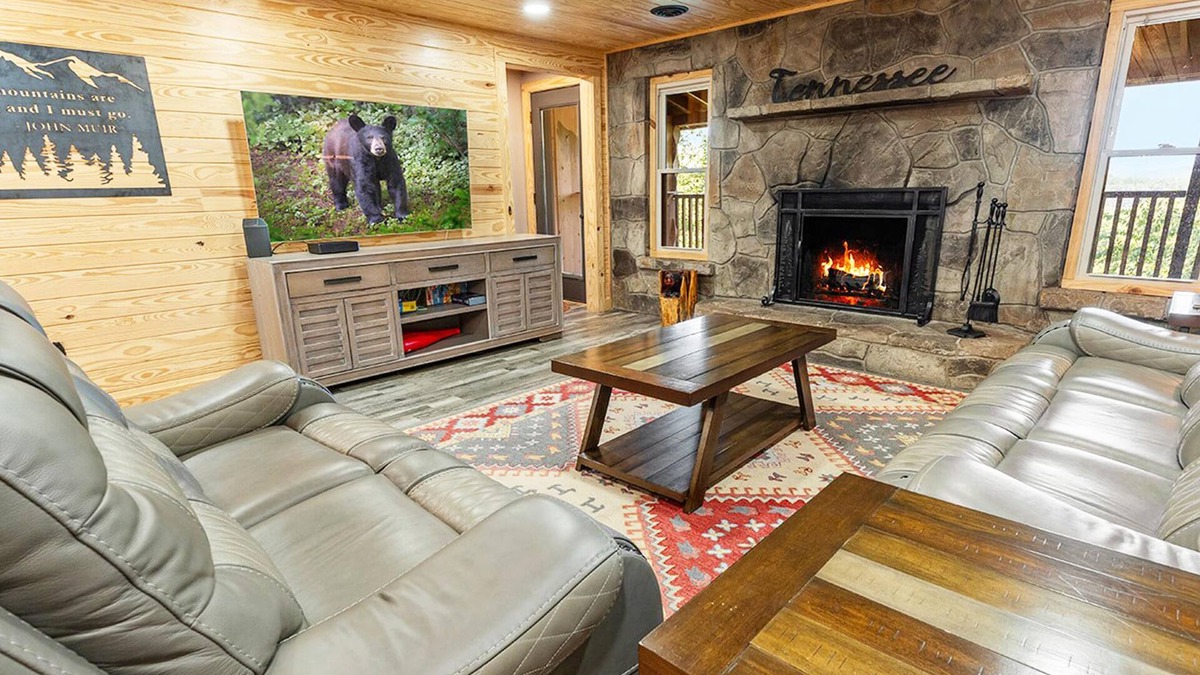 Caton Condo | Dolly's 2: Free Attraction Tickets, Mountain Views/Wifi