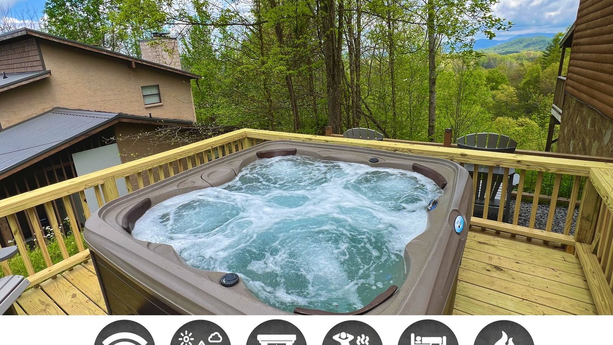 Caton Condo | Dolly's 3: Free Attraction Tickets & Mountain Views
