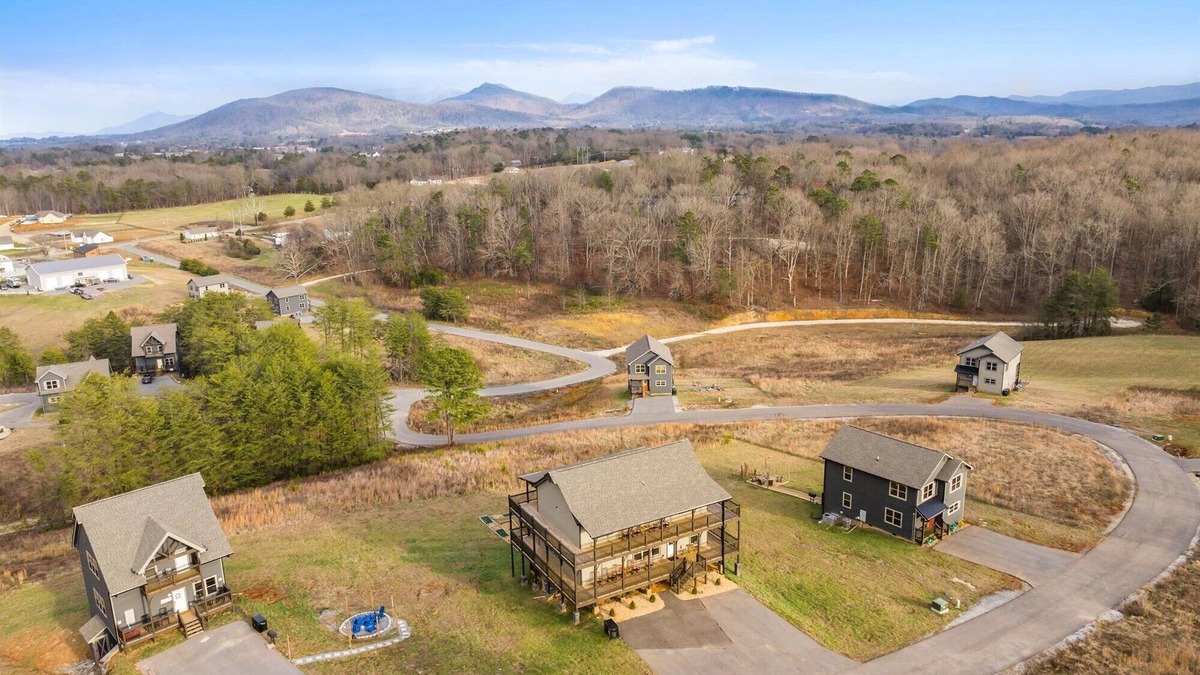 Sevierville Cabin | Dollywood Luxury Smoky Mtn Pool Cabin, Amazing view, Hot tub,Arcade, Pets ok