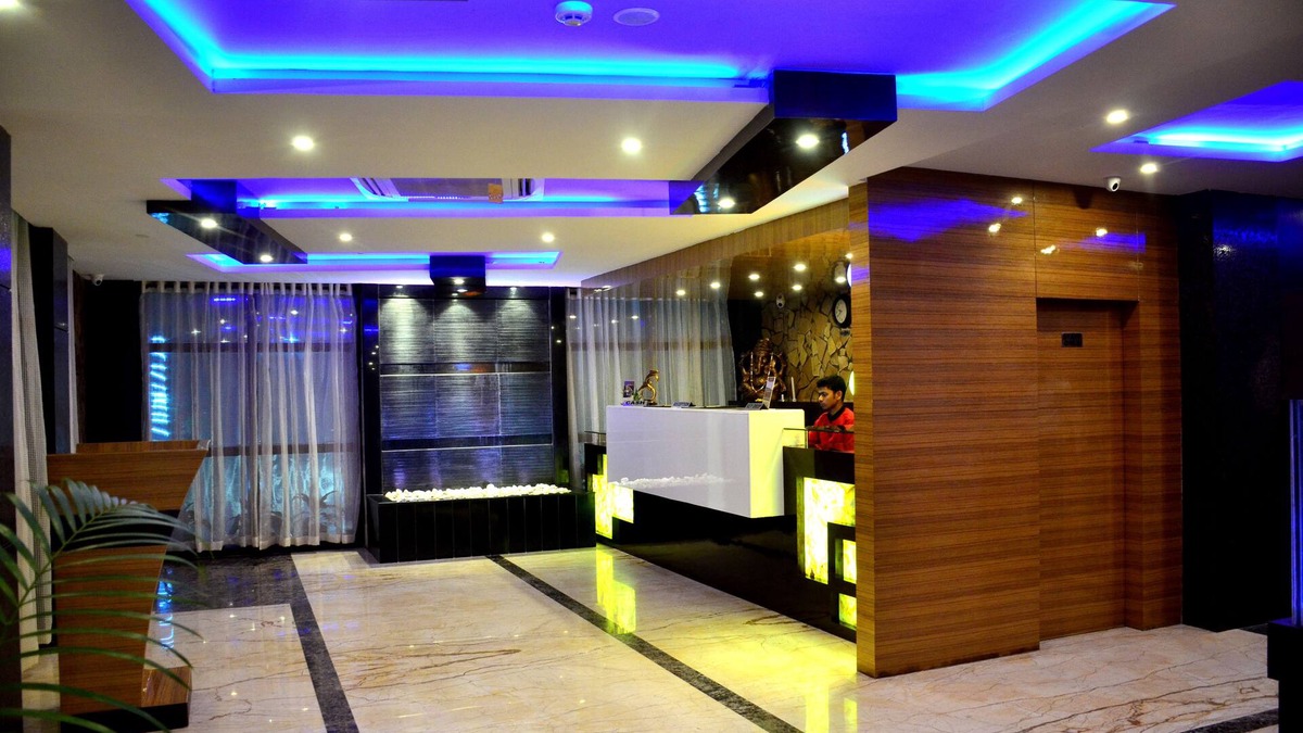 Madanpur Hotel | Dolphin Chocolate Inn