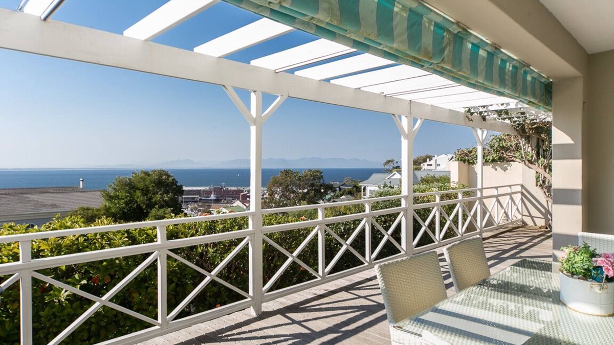 Simon's Town House | Dolphin Cottage with Amazing Views