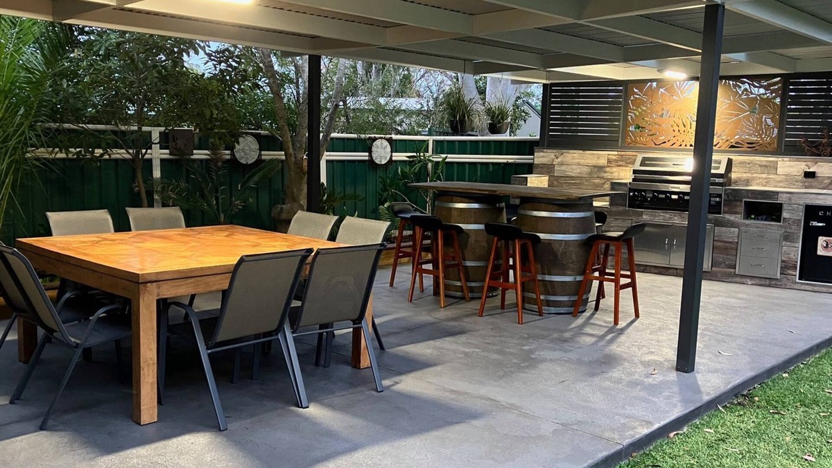 Callala Bay House | Dolphin Cove sleeps 6 close to bay