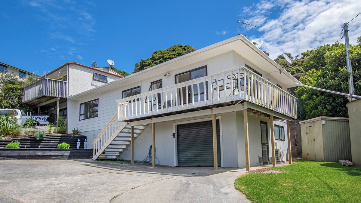 Tutukaka House | Dolphin Hideaway - Tutukaka Holiday Bach