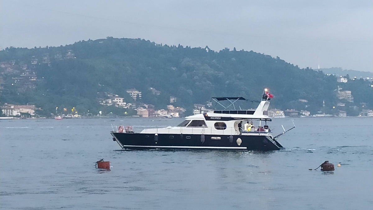 Bebek Boat Rental | DOLPHIN YACHT