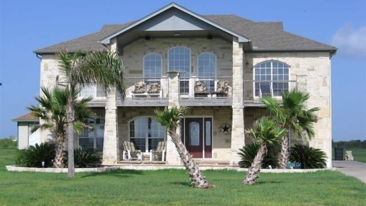 Port Lavaca House | Dolphins, Fishing & Fun w/LIGHTED PIER!