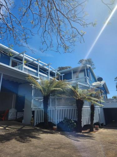 Denhams Beach House | Dolphinview