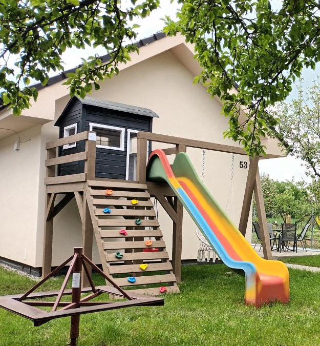 Liptovsky Mikulas House | Domček v záhrade