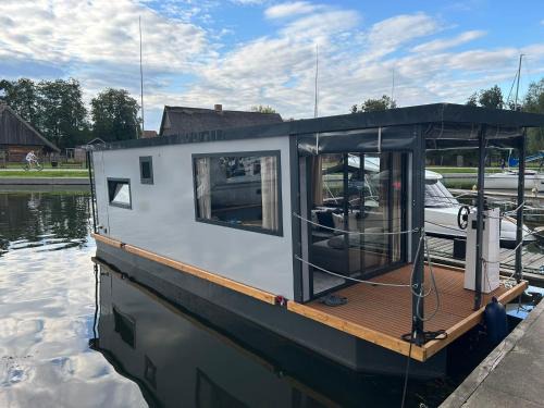 Trygort Boat Rental | Dom Na Wodzie