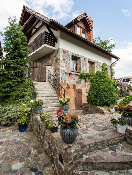 Strzelce Krajenskie Villa | Dom nad jeziorem z prywatnym pomostem i lodka - Wifi i parking w cenie