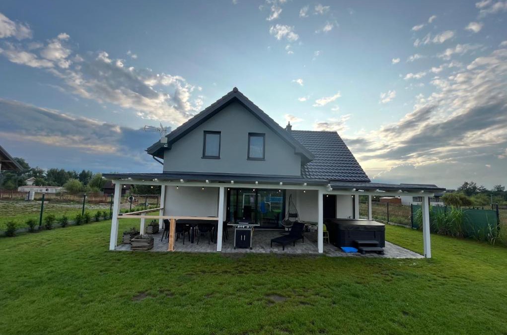 Mieroszyno Villa | Dom nad morzem z Jacuzzi 10 osób Morze Przygód