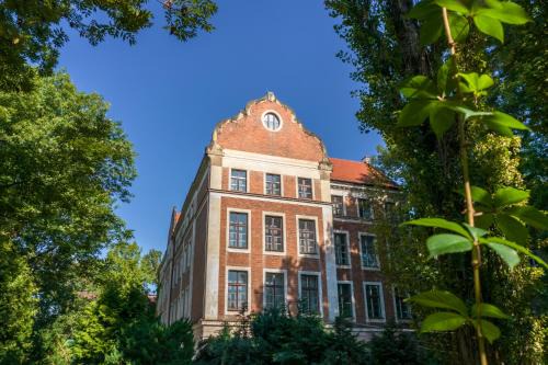 Piasek Połnoc Hotel | Dom Profesorski im. Stanisława Pigonia