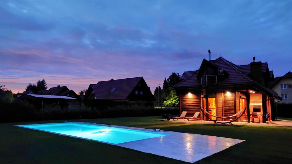 Debki House | Dom wakacyjny z basenem