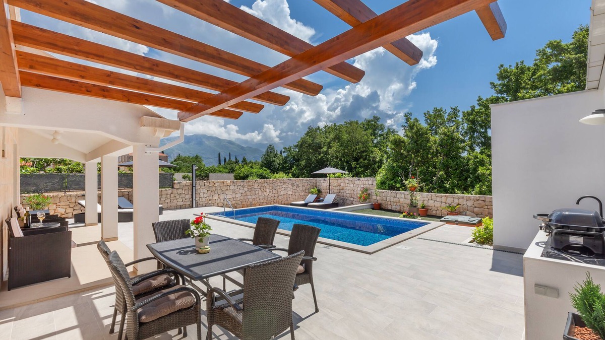 Cilipi Villa | DoMa 2bdm villa near Dubrovnik