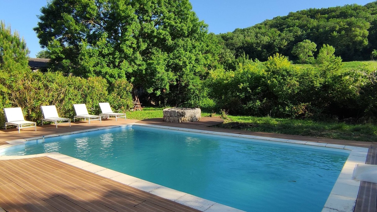 Saint-Hilaire-de-Lusignan House | Domaine de Bernassa - Privacy and calm in the heart of 20 hectares of nature.