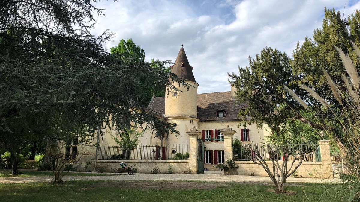 Beaupuy House | Domain surrounded by a large park with outdoor pool 80km from Bordeaux