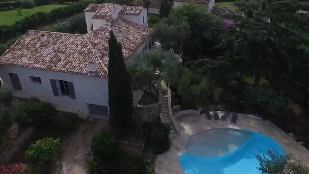 Guerrevieille Villa | DOMAINE BEAUVALLON -200M BEACHES - GOLFE SAINT-TROPEZ - STE MAXIME - VILLA 300m